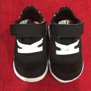 Baby Girl Size 2C Nike